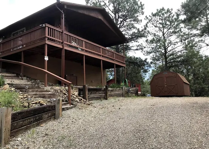 Horsin Around-Cabin With A Peaceful Covered Deck