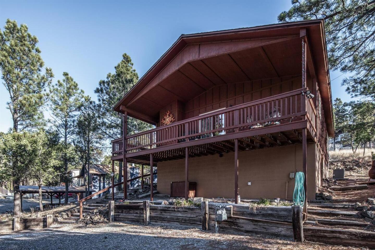 Horsin Around-cabin With A Peaceful Covered Deck Сasa de vacaciones