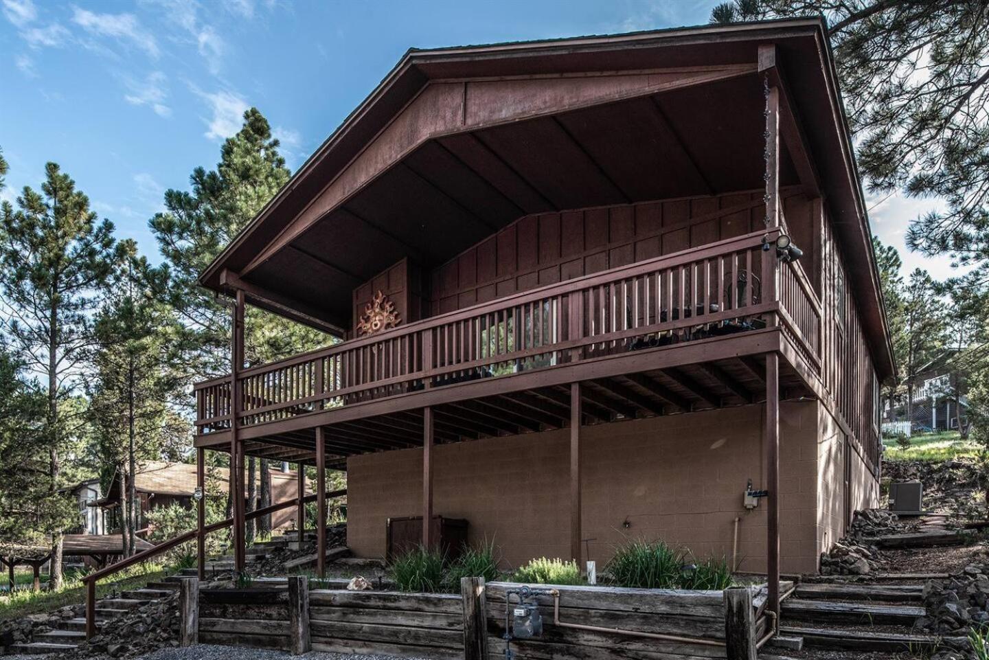 Horsin Around-cabin With A Peaceful Covered Deck Сasa de vacaciones