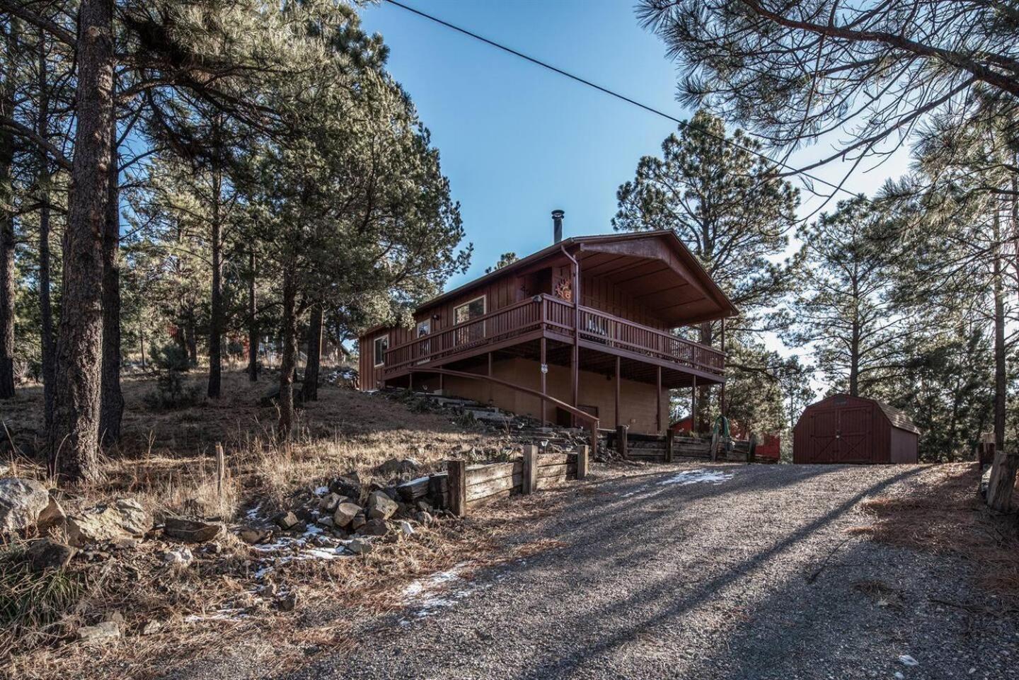 Horsin Around-cabin With A Peaceful Covered Deck *