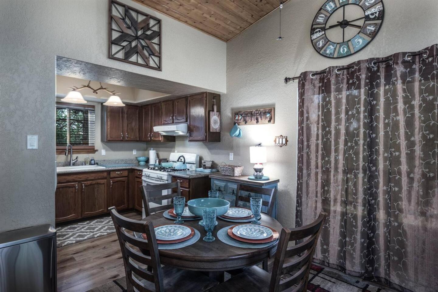 Horsin Around-cabin With A Peaceful Covered Deck * Ruidoso
