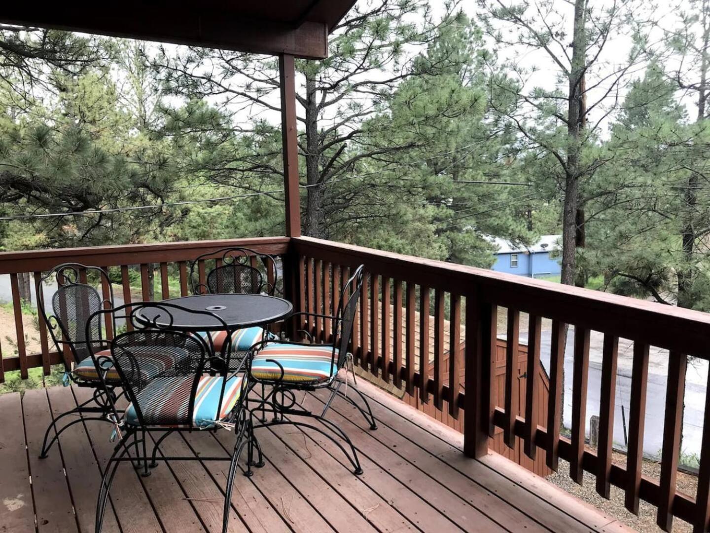 Horsin Around-cabin With A Peaceful Covered Deck *